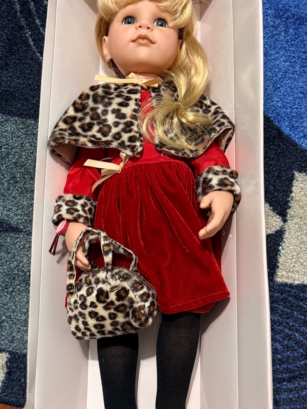 GOTZ MADE IN GERMANY
"HANNAH" 576-20
CHRISTMAS/HOLIDAYS PUPPE
DOLL 18”